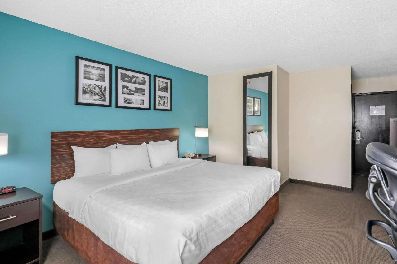 Clarion Inn & Suites Dfw North Irving Ngoại thất bức ảnh