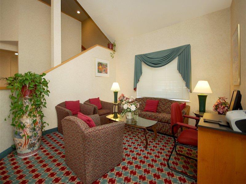 Clarion Inn & Suites Dfw North Irving Ngoại thất bức ảnh