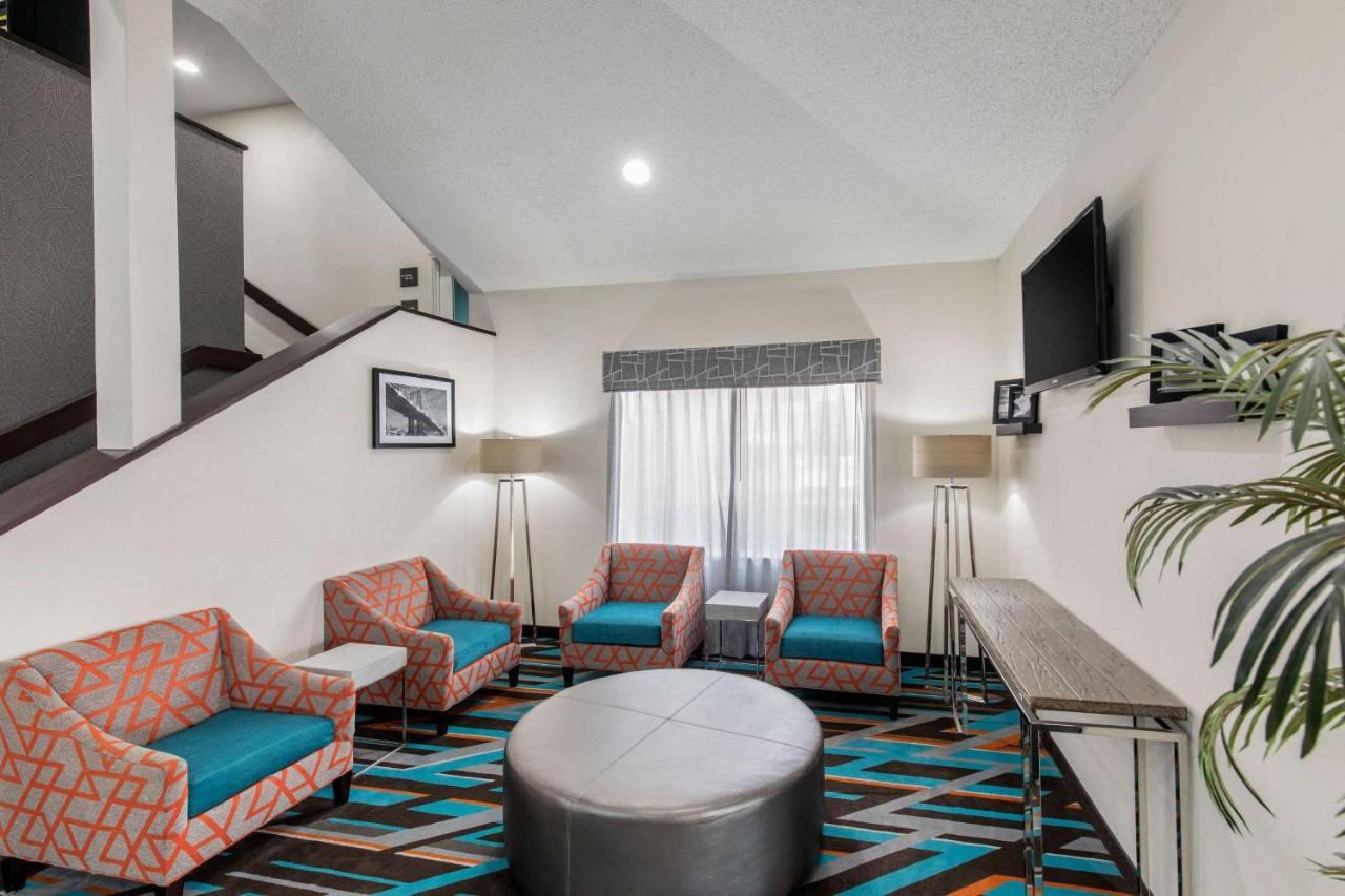 Clarion Inn & Suites Dfw North Irving Ngoại thất bức ảnh