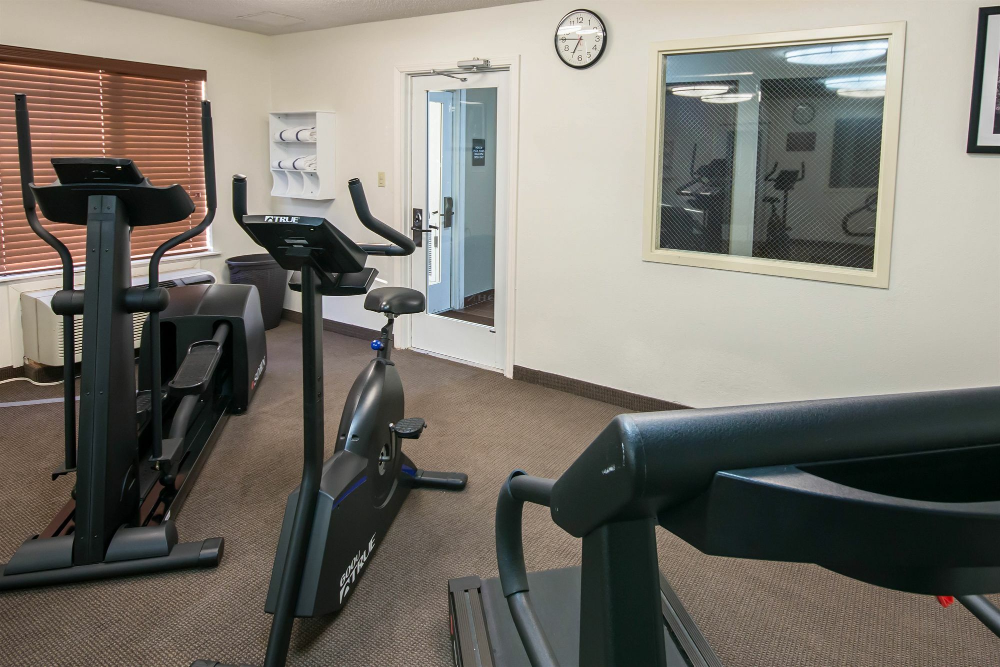 Clarion Inn & Suites Dfw North Irving Ngoại thất bức ảnh